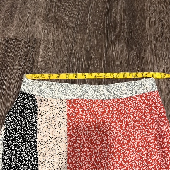 Skirt- Skies are Blue - Picture 7 of 9